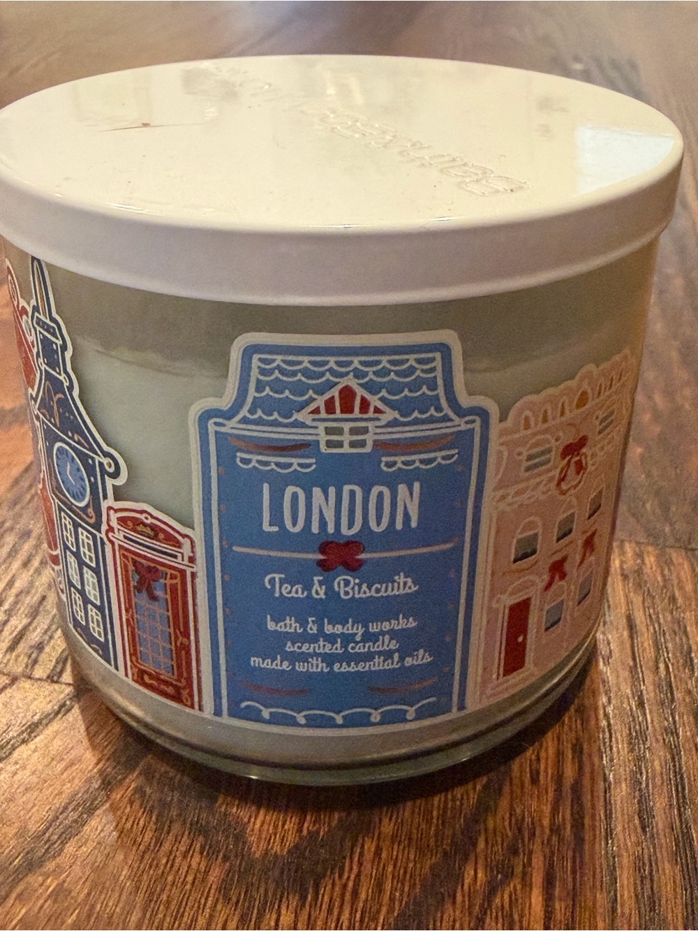 Bath & Body Works London Tea & Biscuits Scented Candle - Cream/Blue